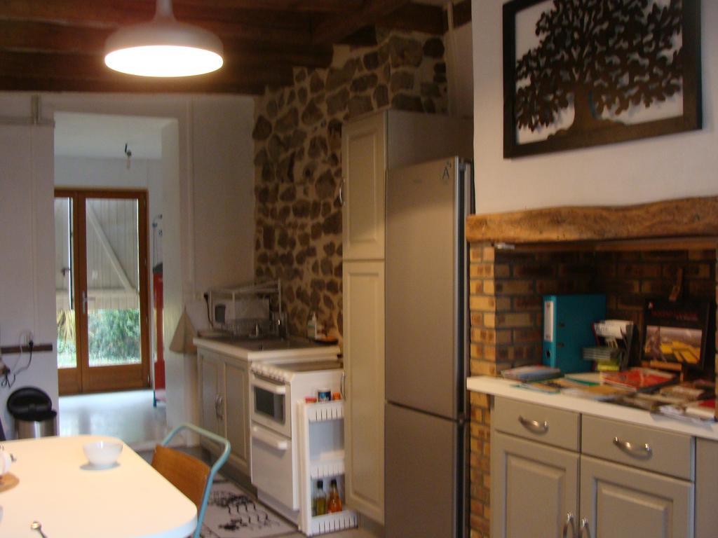 La Cerisaie Villa Ferreux Luaran gambar