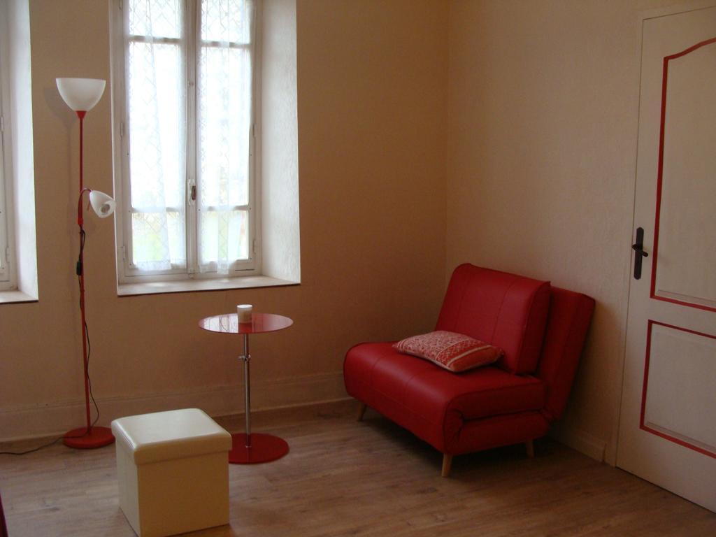 La Cerisaie Villa Ferreux Luaran gambar