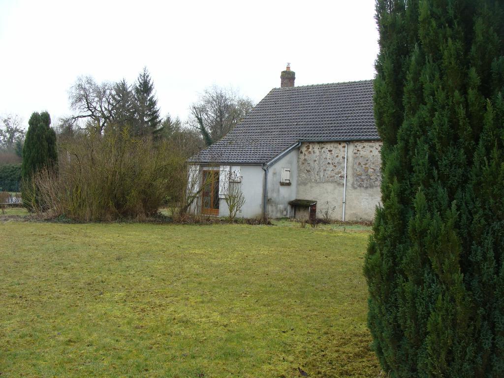 La Cerisaie Villa Ferreux Luaran gambar