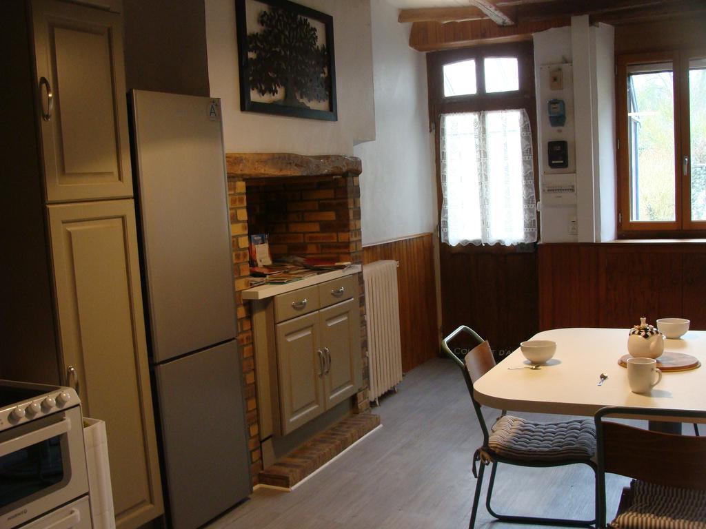 La Cerisaie Villa Ferreux Luaran gambar